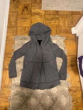 Lululemon Size 6 Gray Snap Hooded Athletic Centre Wrap Jacket Sweatshirt